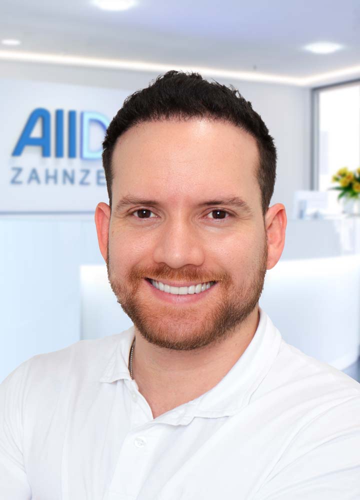 Portrait Zahnarzt Carlos Medina (AllDent München Hauptbahnhof)