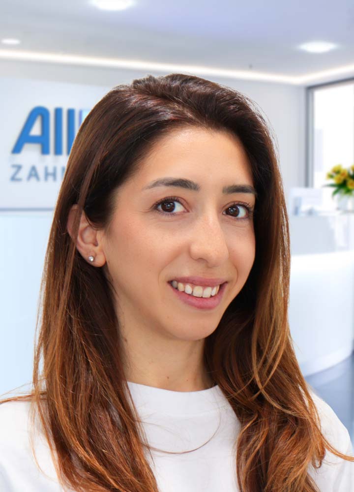 Portrait Zahnärztin Natali Randjbar (AllDent München Hbf.)