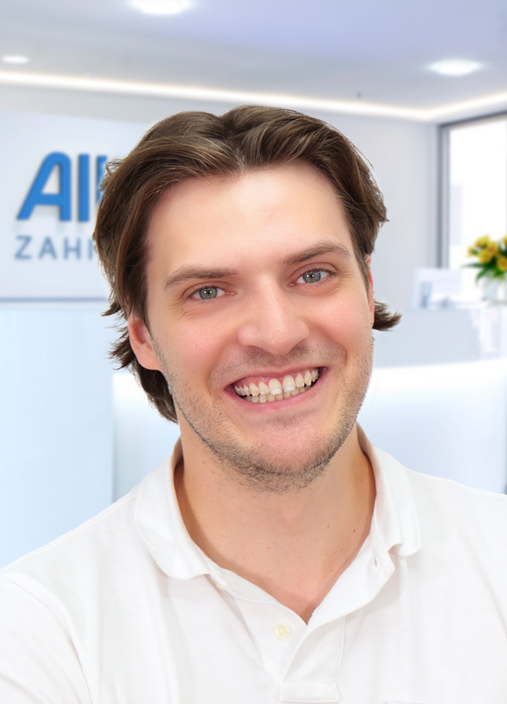 Portrait Zahnarzt Philipp Luca Schmitz (AllDent München Ost)